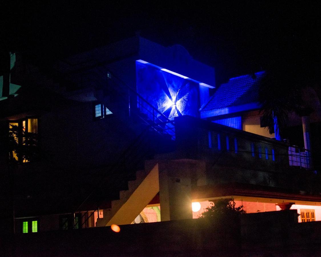 Hostelexp, Varkala - A Beach Town Hostel Bagian luar foto