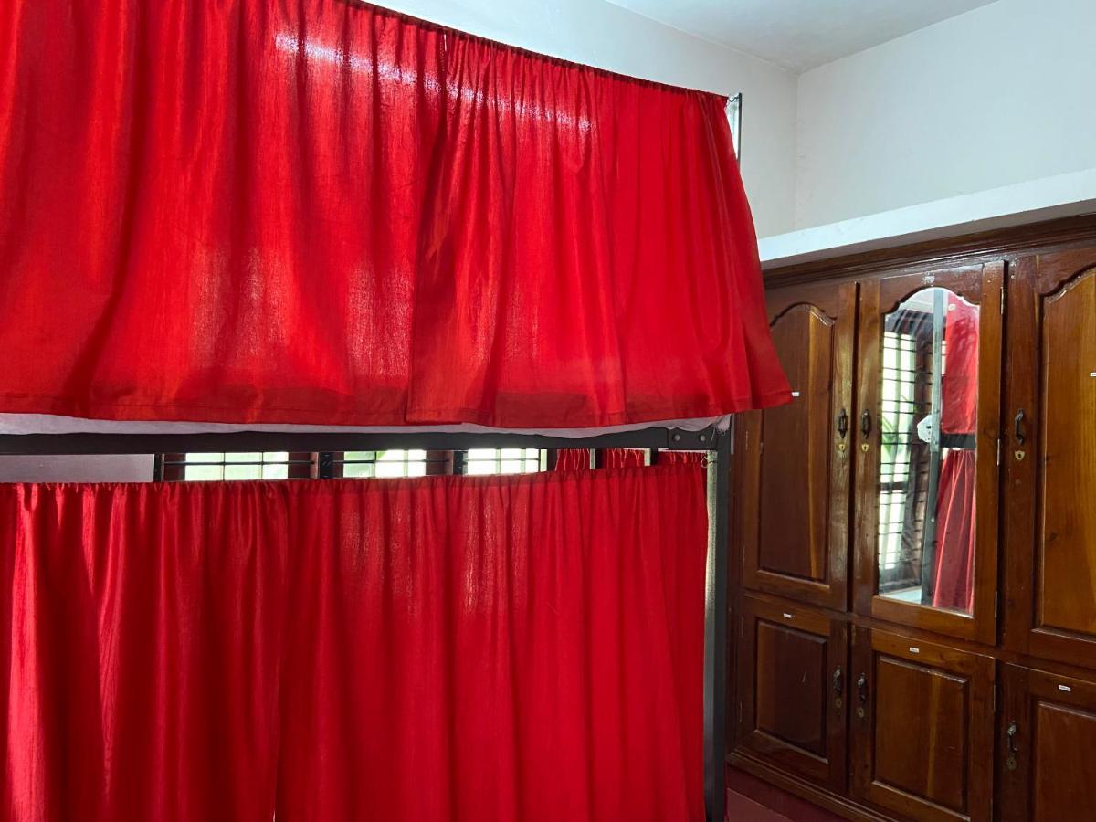 Hostelexp, Varkala - A Beach Town Hostel Bagian luar foto